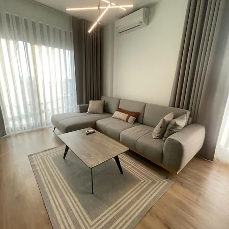 アパート Elysium ティラナ